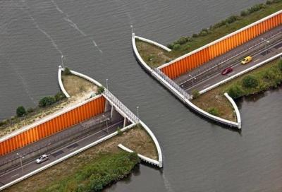 Olanda, il ponte al contrario