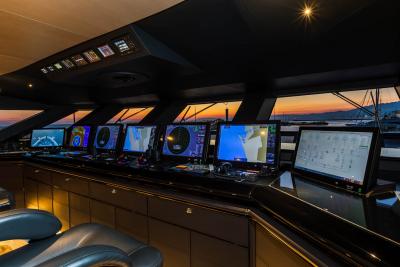 Furuno installa una nuova plancia integrata a bordo di un megayacht da 73 metri