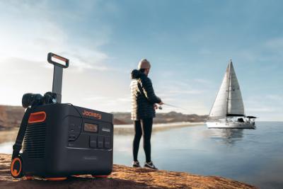 Il generatore solare 3000 pro di Jackery fornisce energia su barche sportive e yacht